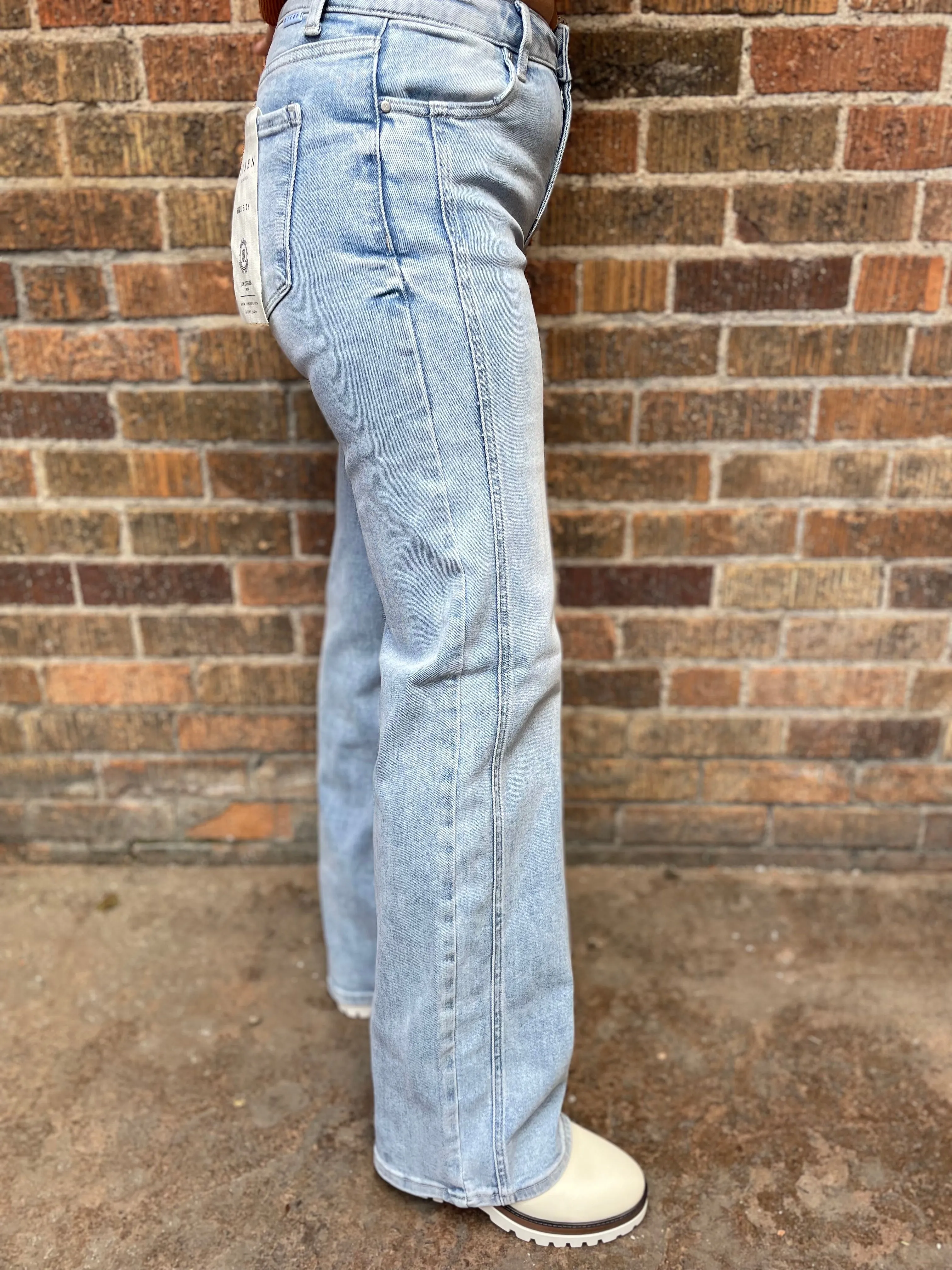 Risen Mid Rise Straight Jean