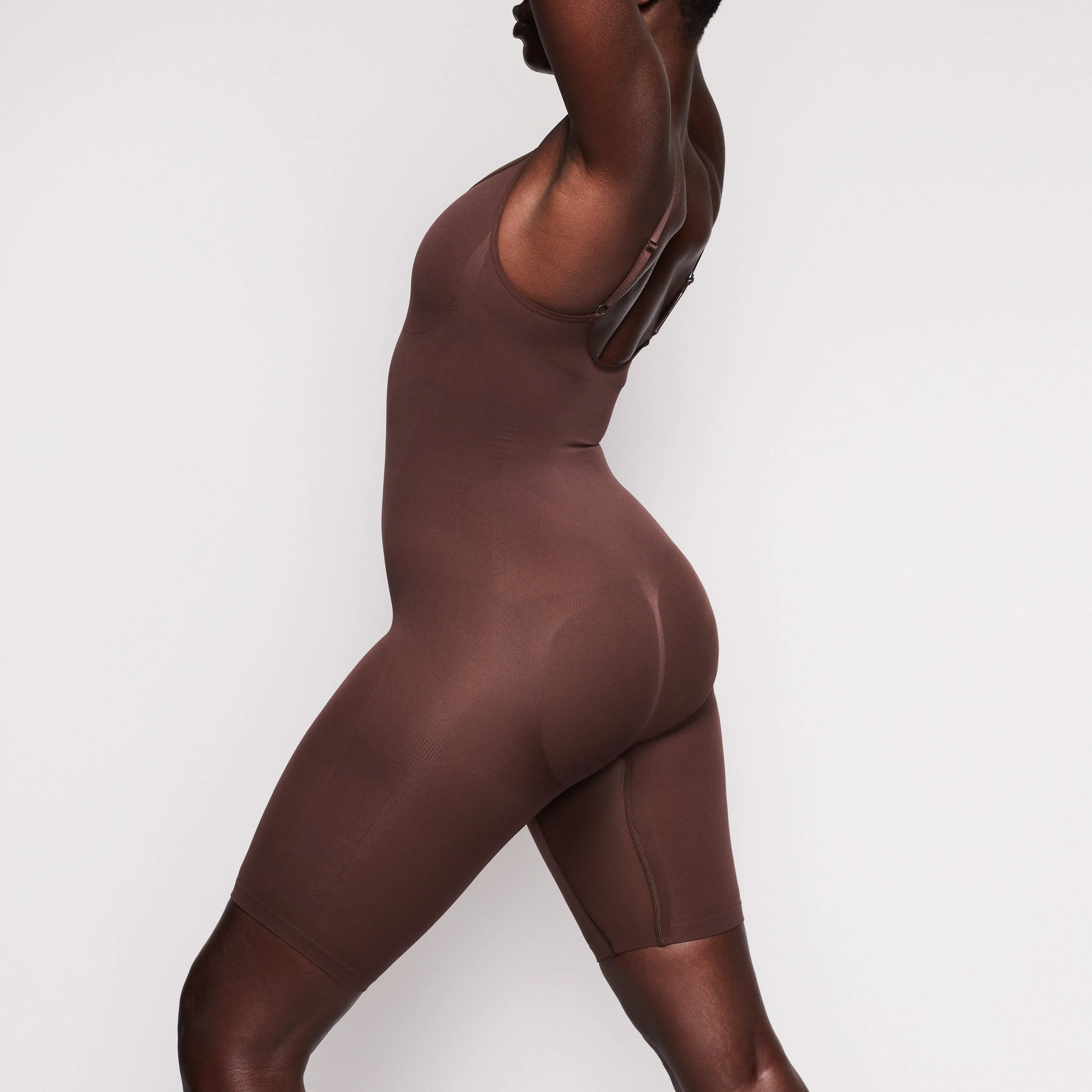 SCULPTING BODYSUIT MID THIGH | COCOA